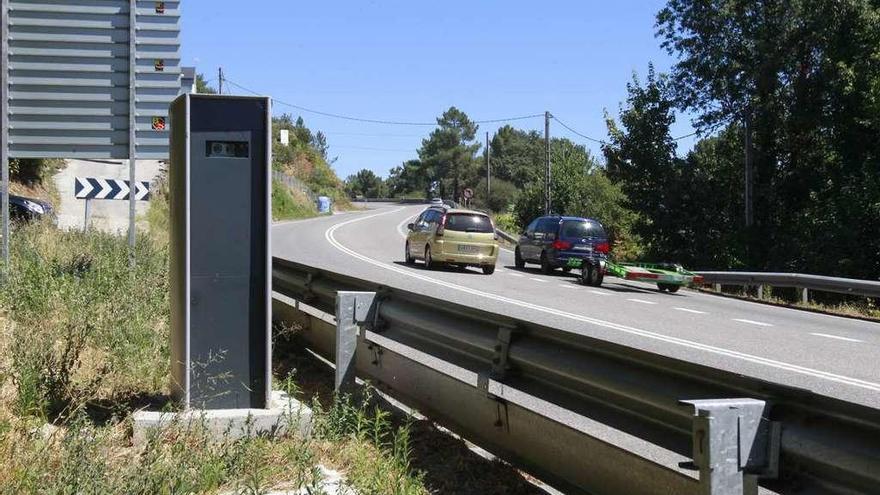 Cabina de radar ubicada en la N-525 en sentido Ourense.