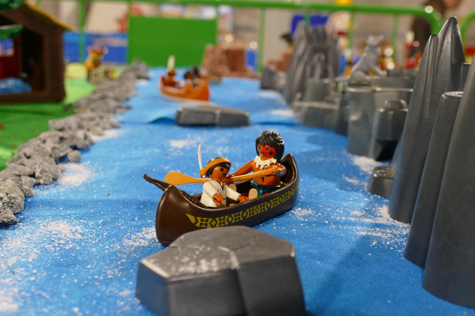 Centenars de clicks de Playmobil ocupen el Casino Menestral Figuerenc