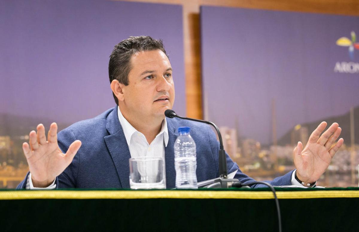 RP del alcalde de Arona, José Julián Mena.
