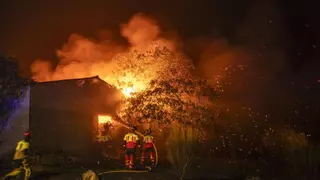 Tres fallecidos, carreteras cortadas, varios detenidos y más de 115.000 hectáreas quemadas por los incendios en España