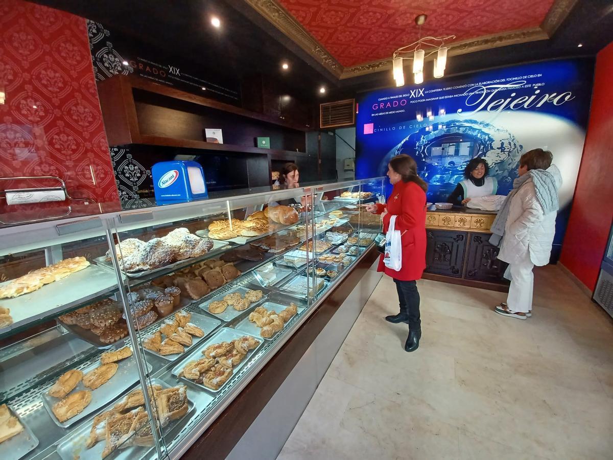 Interior de la confitería de General Ponte.