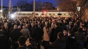 Montcada i Reixach 22/2/2017 Concentracion en protesta por las muertes causadas en el paso a nivel de los trenes.Foto de Julio Carbo
