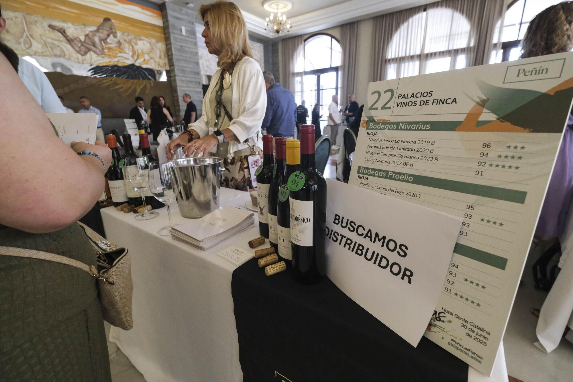 Encuentro en Gran Canaria de responsables de la Guía de vinos Peñín