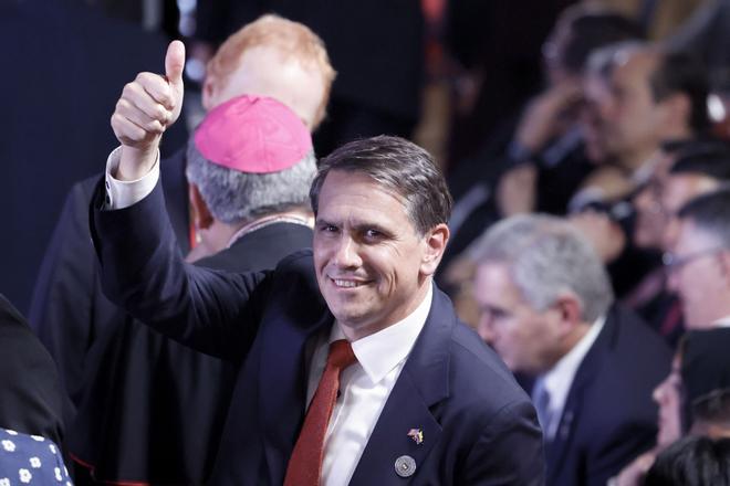 Todd Blanche, el controvertido exabogado de Trump, confirmado como fiscal general de EEUU