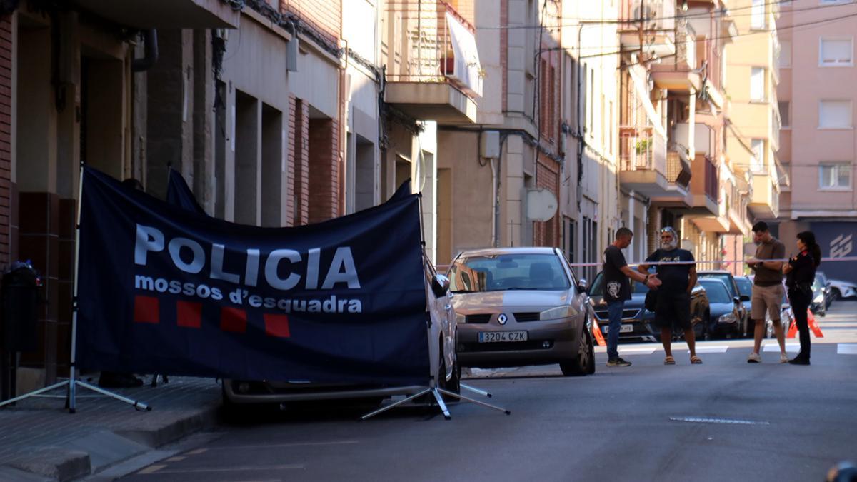 Apuñalamiento mortal en Manresa: los Mossos investigan la muerte de un hombre en la calle Apuñalamiento mortal en Manresa: los Mossos investigan la muerte de un hombre en la calle