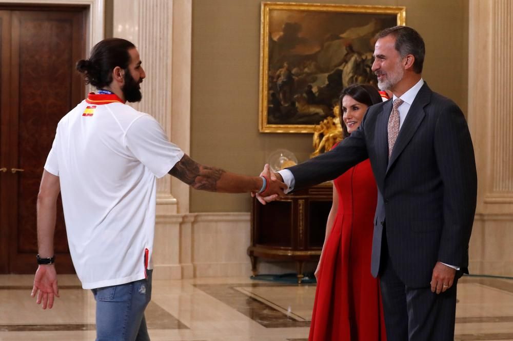 Los Reyes reciben a la selección de Baloncesto.