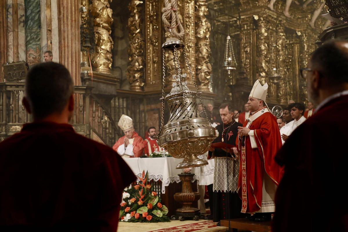El presidente del Parlamento de Galicia renueva la Ofrenda al Apóstol en Santiago como delegado regio El presidente del Parlamento de Galicia renueva la Ofrenda al Apóstol en Santiago como delegado regio