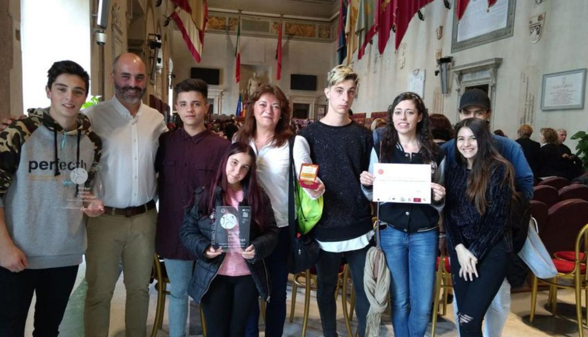 La delegación que fue en 2017 a Roma a recoger un premio.