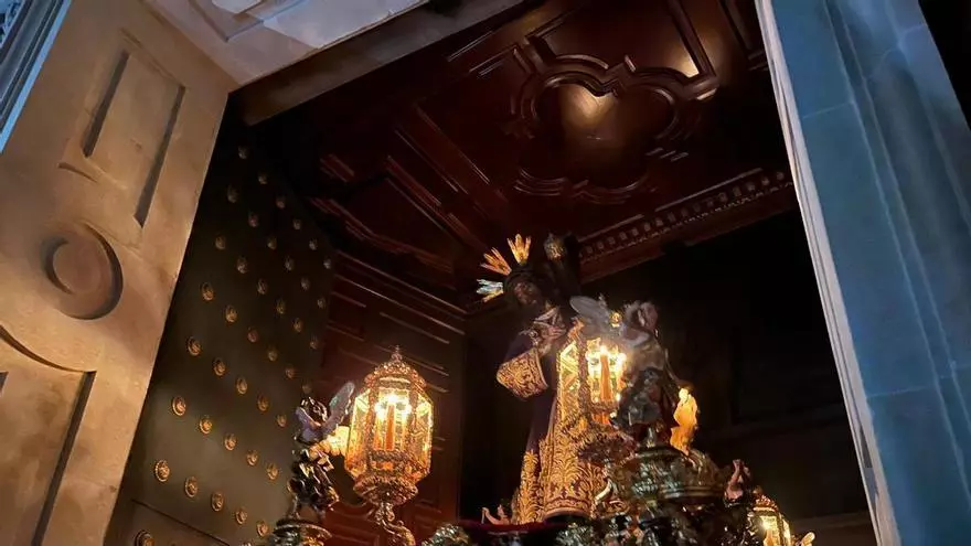 Vídeo | Sale Nuestro Padre Jesús del Gran Poder de su basílica esta Madrugá