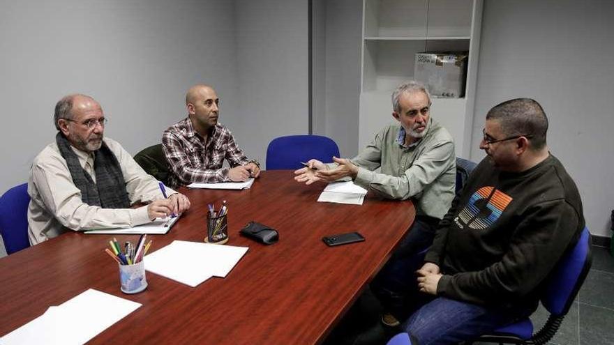 Participantes en la reunión de la permanente del Foro de la Movilidad celebrada ayer.