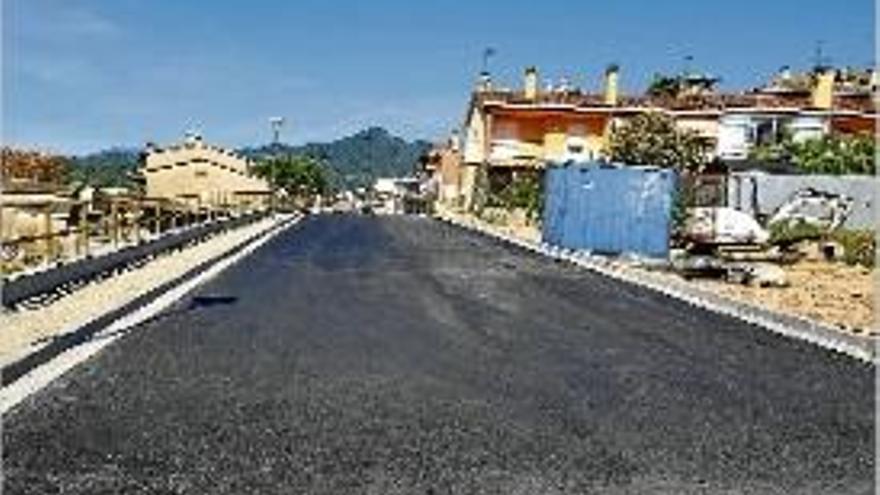 El nou tram del carrer de Baix de la localitat.