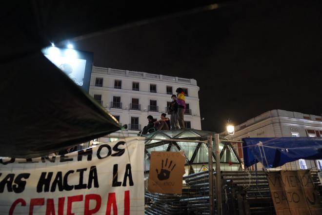 La acampada en la Puerta del Sol encara una nueva noche