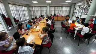 Unos 200 menores eldenses asisten a la escuela de verano