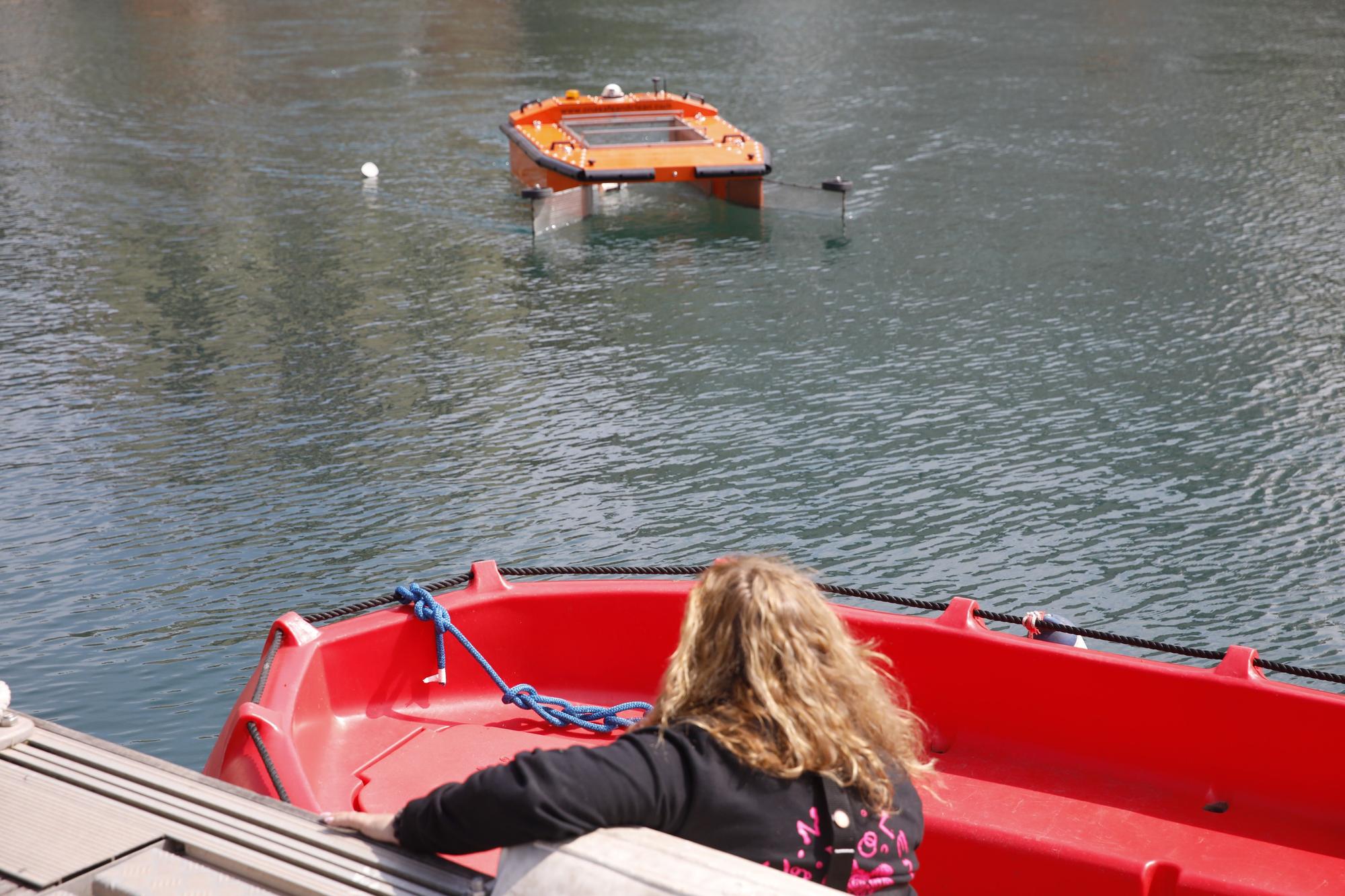 Una aspiradora para el mar: así es el dron que limpia la superficie del agua presentado en Gijón