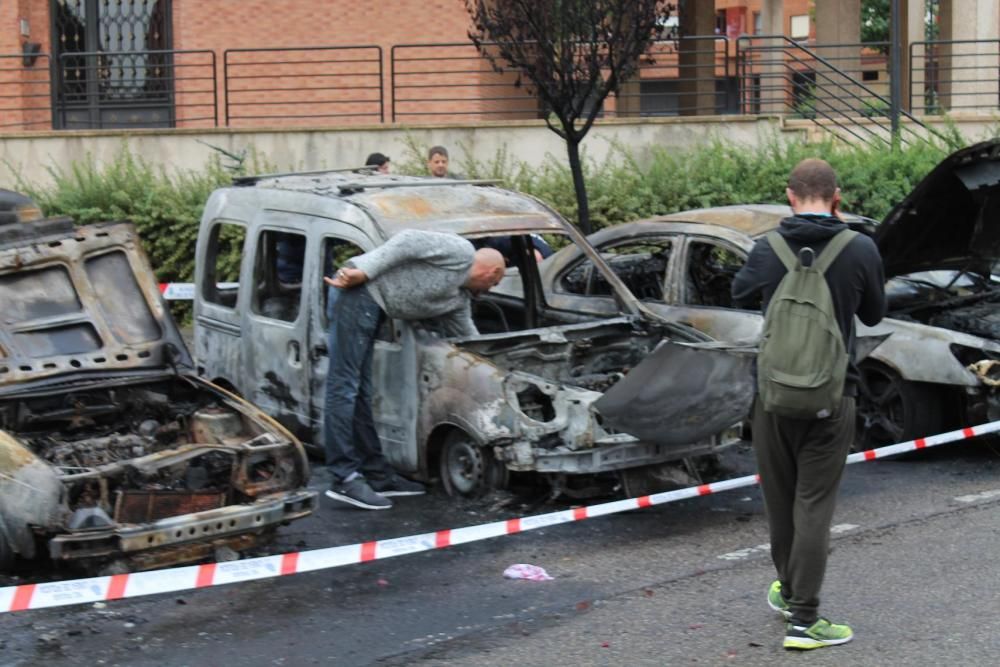 Coches calcinados de madrugada en La Corredoria