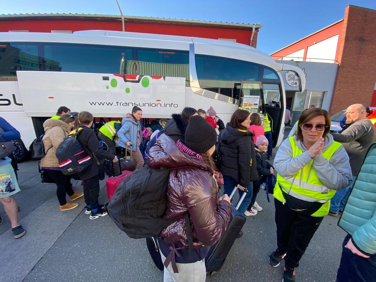 Los refugiados ucranianos recogidos por voluntarios mallorquines llegan a Nuremberg