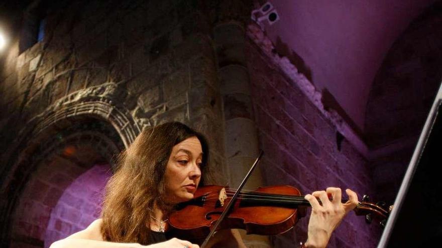 Lina Tur Bonet al frente de Musica Alchemica en una inolvidable jornada inagural del Pórtico de Zamora.