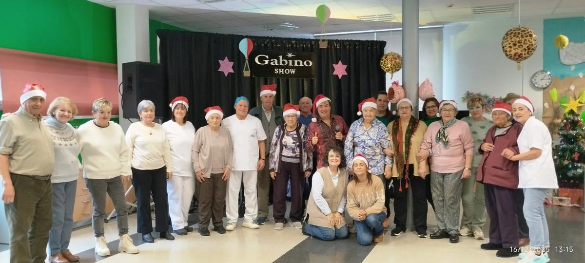 Asistentes a la Fiesta de Navidad.