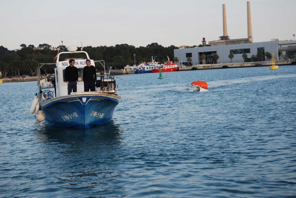 El ferry de Ciutadella hunde un pesquero por accidente en el Port d'Alcúdia