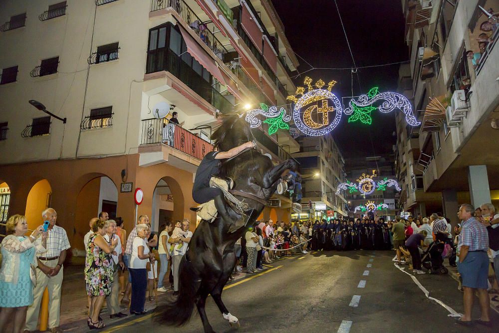 Benidorm se rinde a los pies de la cruz