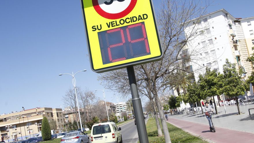 Tres hombres heridos en un accidente de tráfico en la avenida de Cádiz de Córdoba