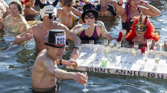 Primer baño del año en diversos puntos de Europa