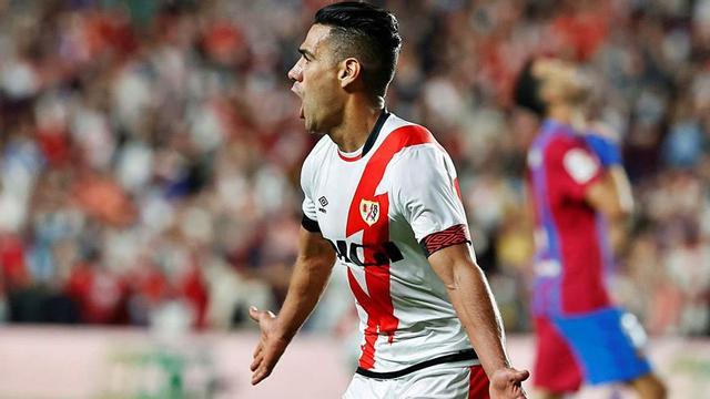 Falcao celebra su tanto de ayer al Barcelona. | // JAVIER LIZÓN