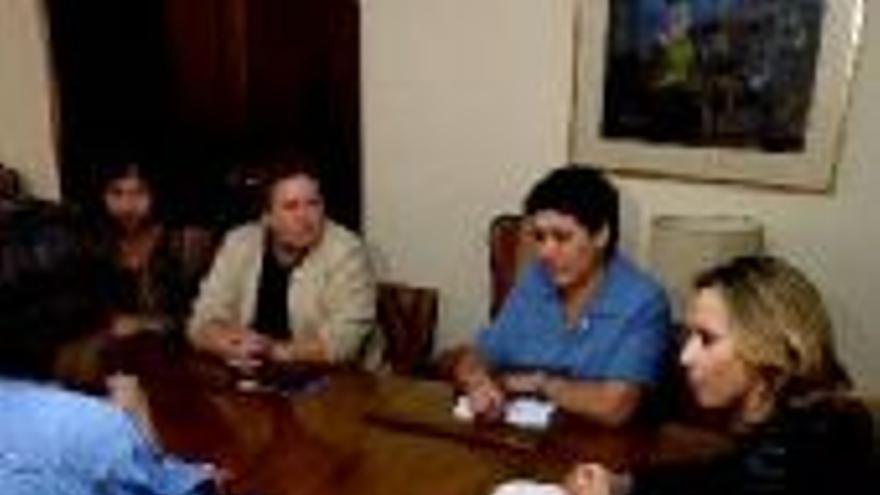 HFD estudia pasar a la acción y romper con las administraciones