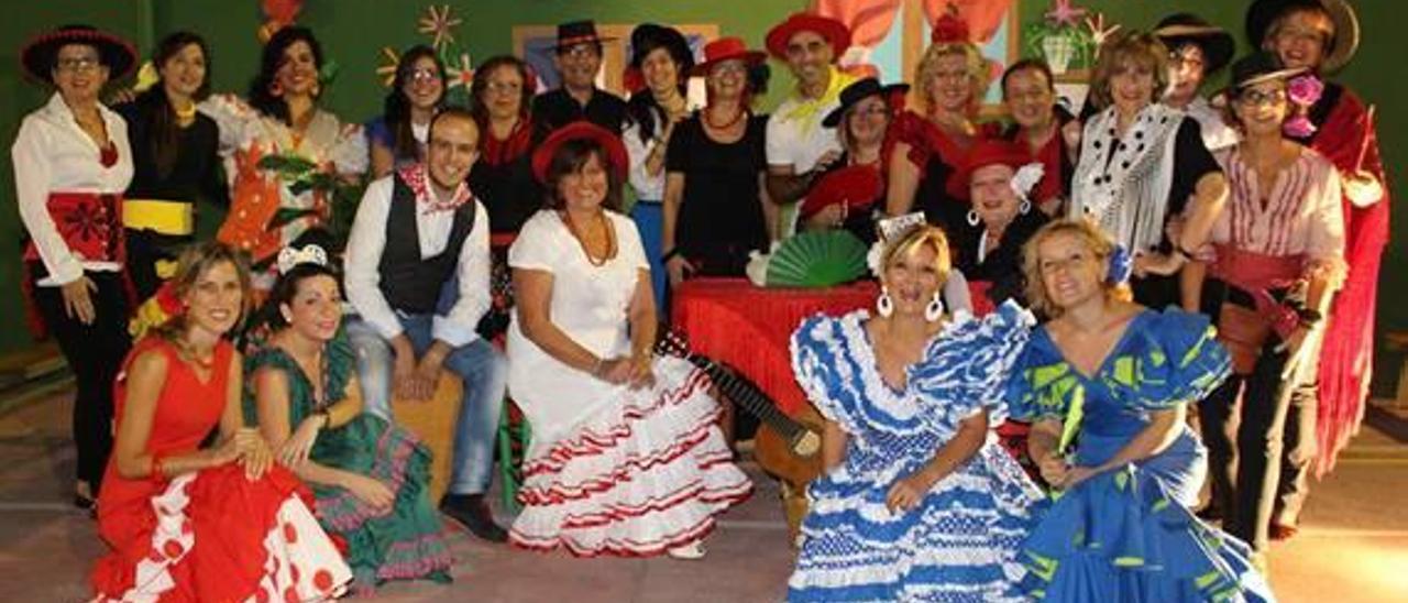 Estampas de la fiesta flamenca realizada en el colegio Sagrada Familia de Alcoy (Las Esclavas), con una gran participación.