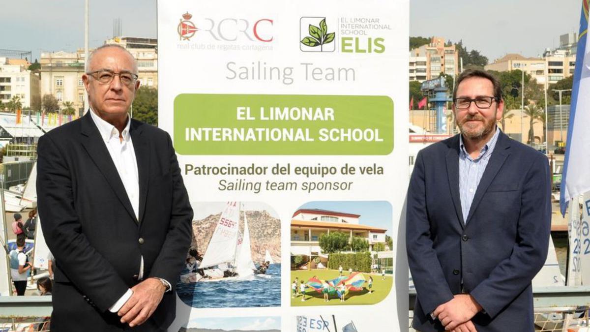 El presidente RCRC, José García-Bravo, junto al Business Manager 
de ELIS,  José Antonio García, en la firma de acuerdo.