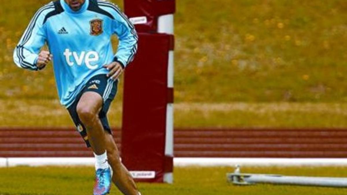 Xavi, en un entrenamiento con la selección española en Polonia.