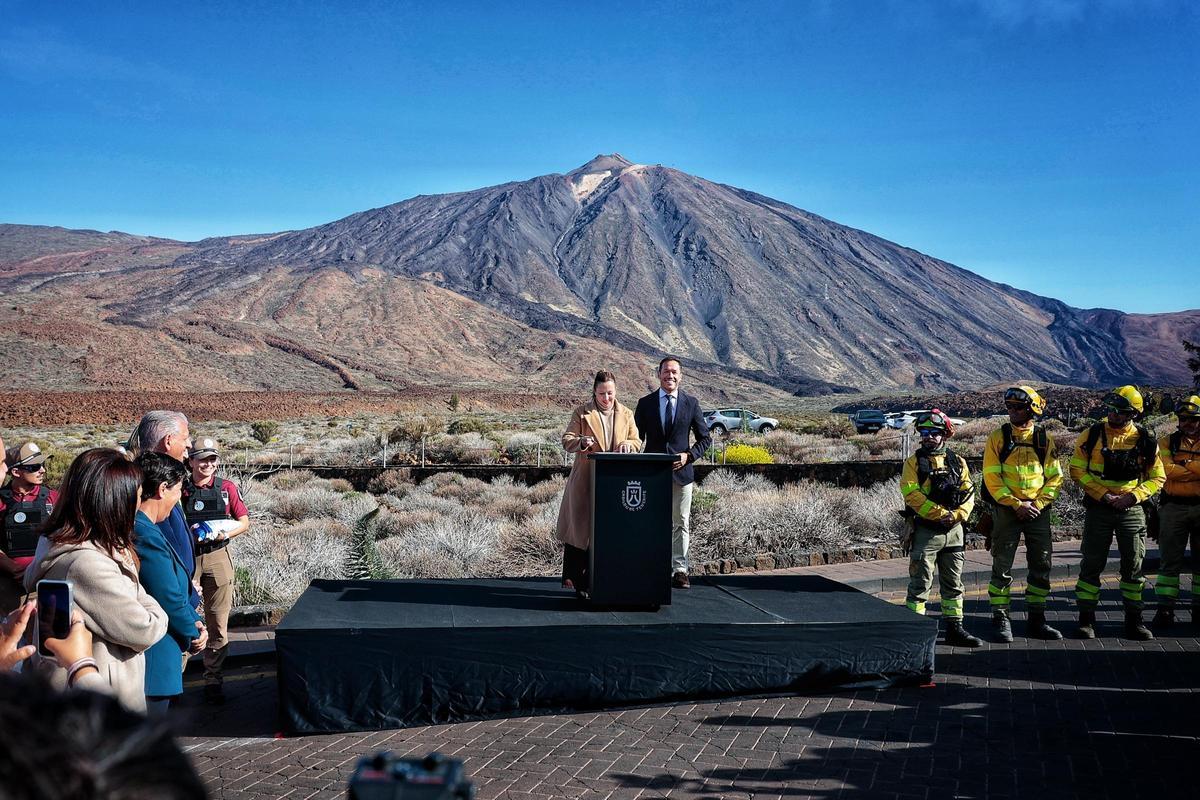 Firma de la transferencia de competencias del Parque Nacional del Teide