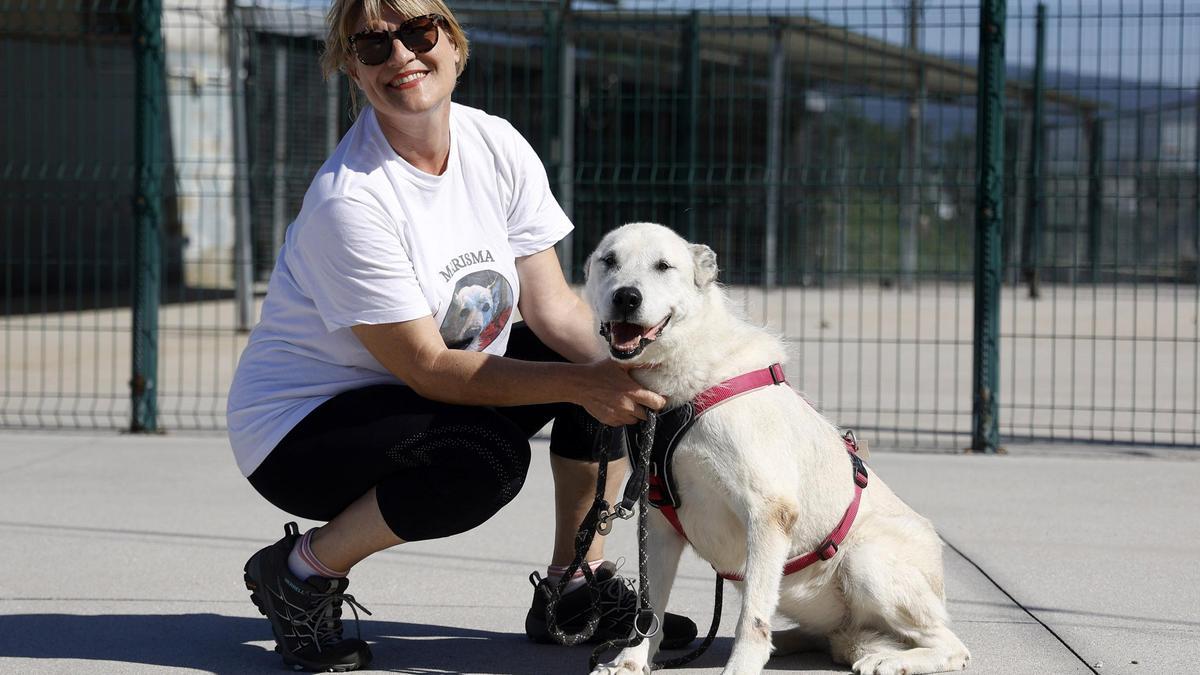 Marisma con Petra Spaniol, su madrina, que impulsó una campaña para su adopción.