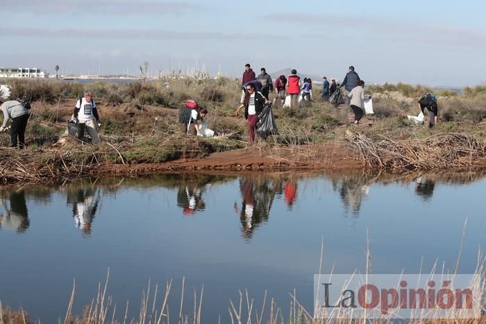 SOS Mar Menor retira dos toneladas de basura