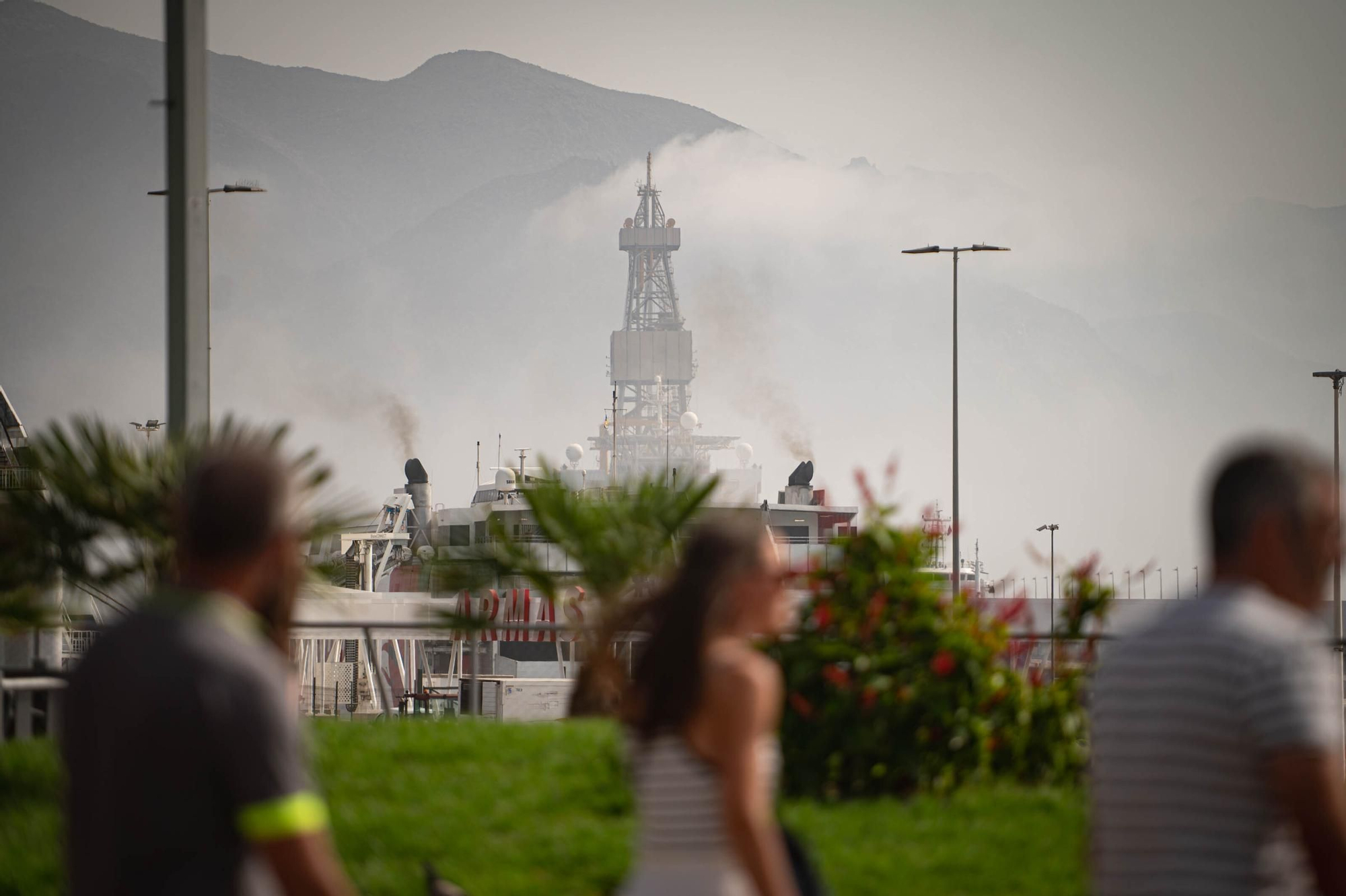 Santa Cruz de Tenerife, &#039;escondida&#039; entre un mar de nubes