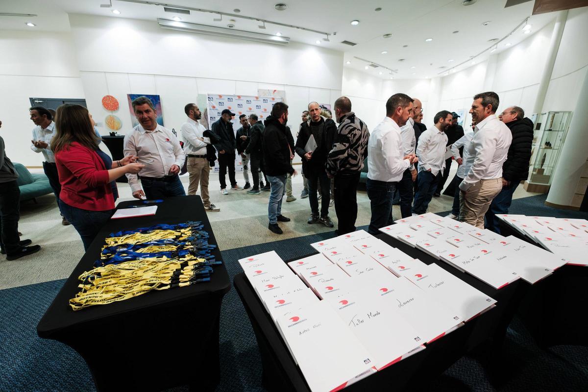 Recambios Ibiza congregó a unos 150 profesionales de los talleres de automoción de Ibiza y Formentera.