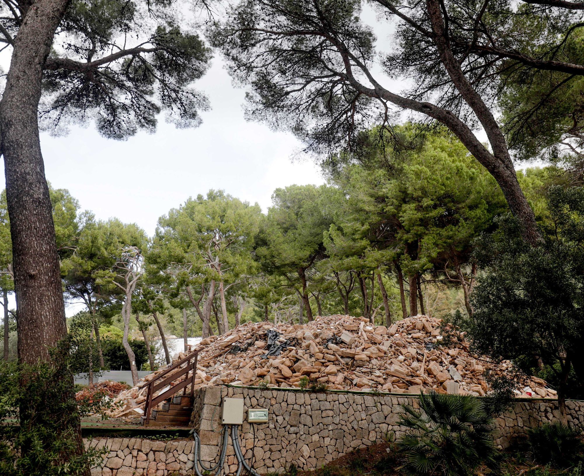 Vom Hotel Formentor auf Mallorca bleibt bei der Sanierung nur noch die Fassade übrig