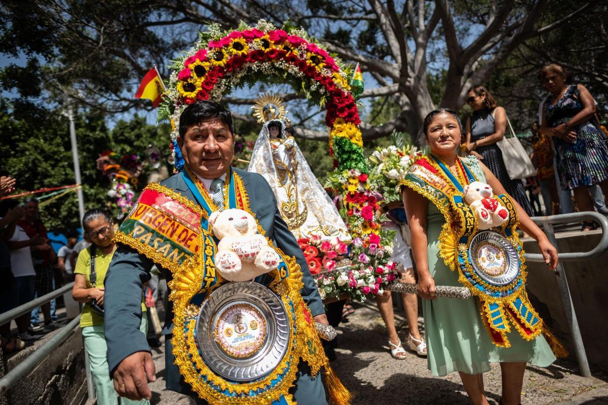 Fiesta de la virgen de Copacabana de la comunidad boliviana en Tenerife