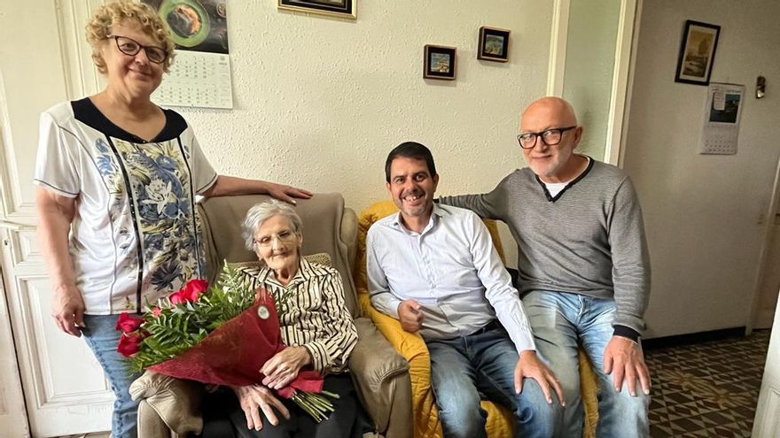 L’Ajuntament d’Igualada felicita la centenària Maria Julibert Asens