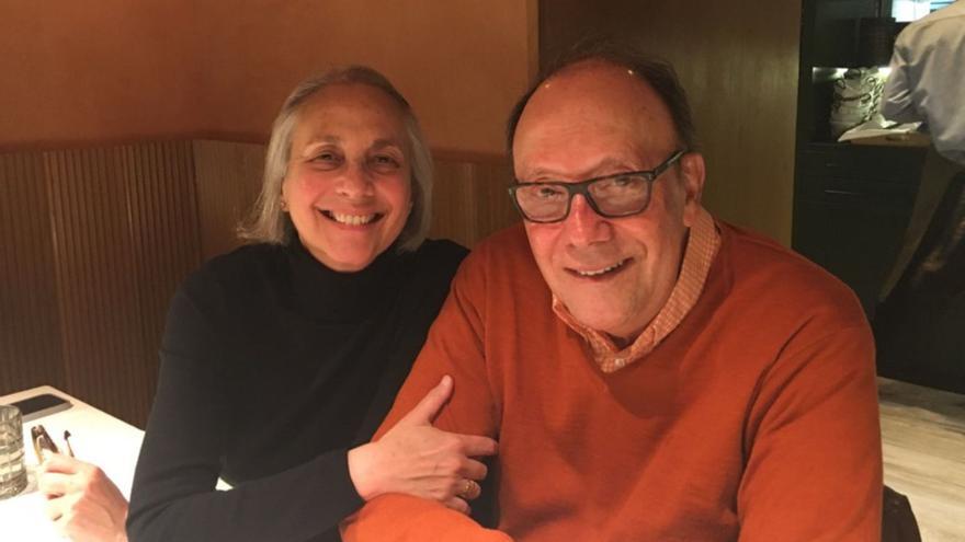 Gina Montaner, con su padre. | | FOTO CEDIDA POR GINA MONTANER