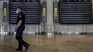 Milers de viatgers encara no han recuperat els diners dels vols cancel·lats