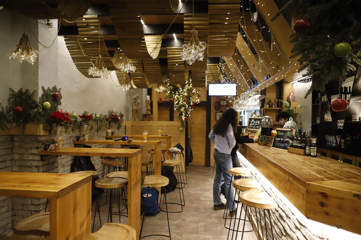 En imágenes | Así es La Piedra 64, el restaurante con los bocadillos más originales de Zaragoza