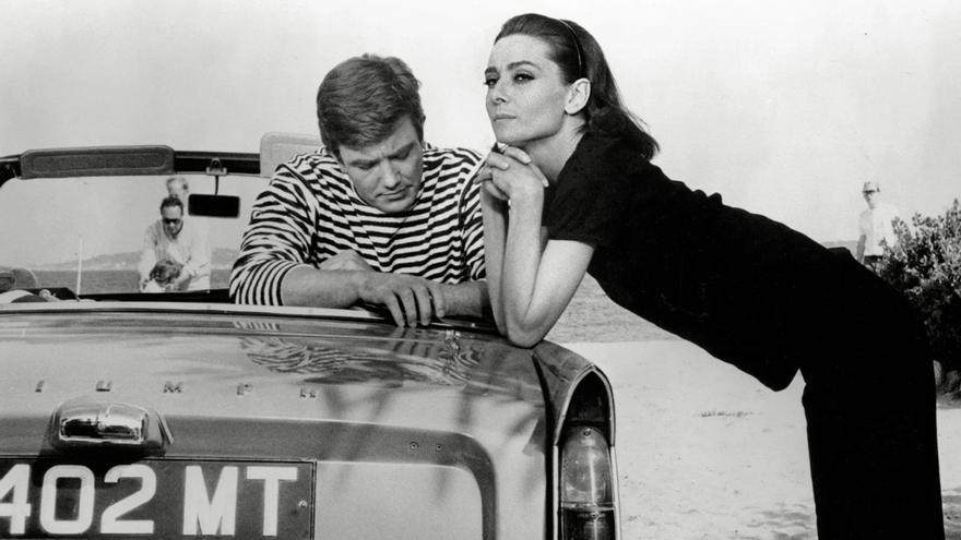 Fotograma de ‘Dos en la carretera’, con Audrey Hepburn y Albert Finney.