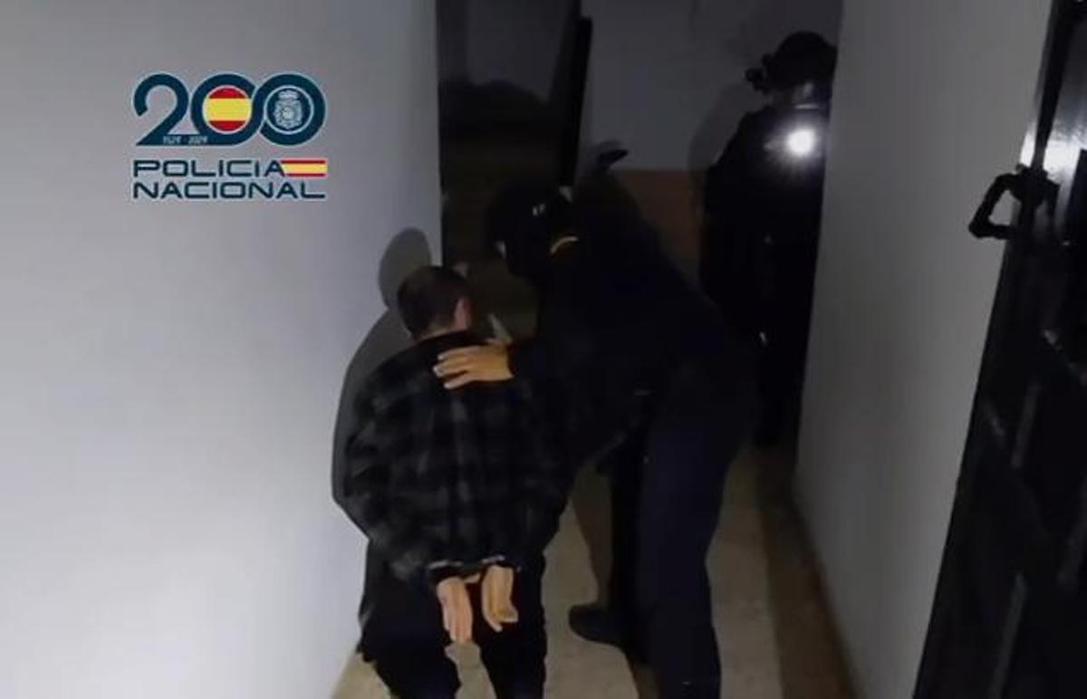 Detención del varón implicado presuntamente en el asesinato.