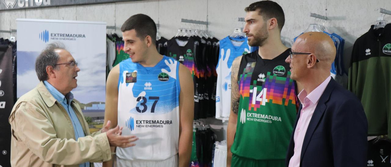 José Manuel Sánchez, Carlos Toledo, Julen Olaizola y Ramón Jiménez, en Extremadura Sport.