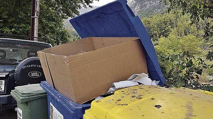 Sóller quiere acabar con las malas prácticas a la hora de verter la basura en los contenedores.