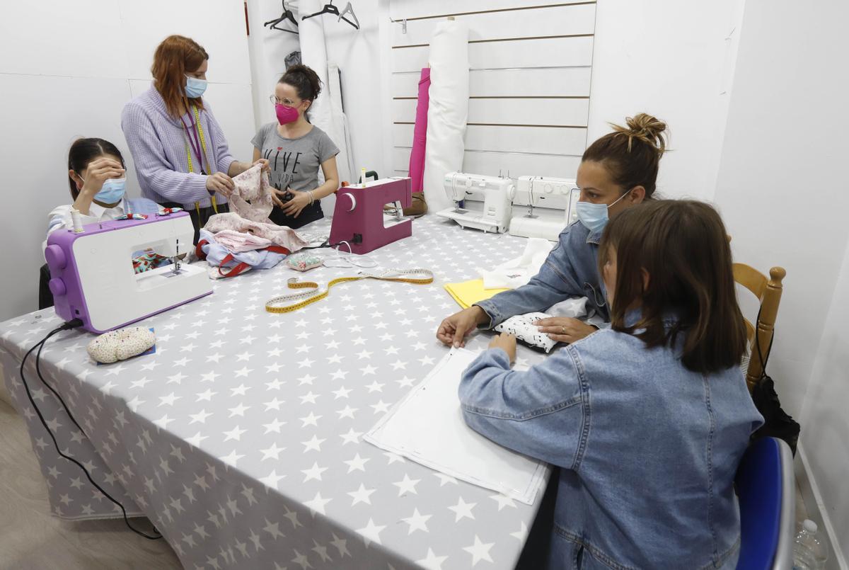 Mercería Hilo's de Zaragoza: las nuevas generaciones de la costura buscan su revolución