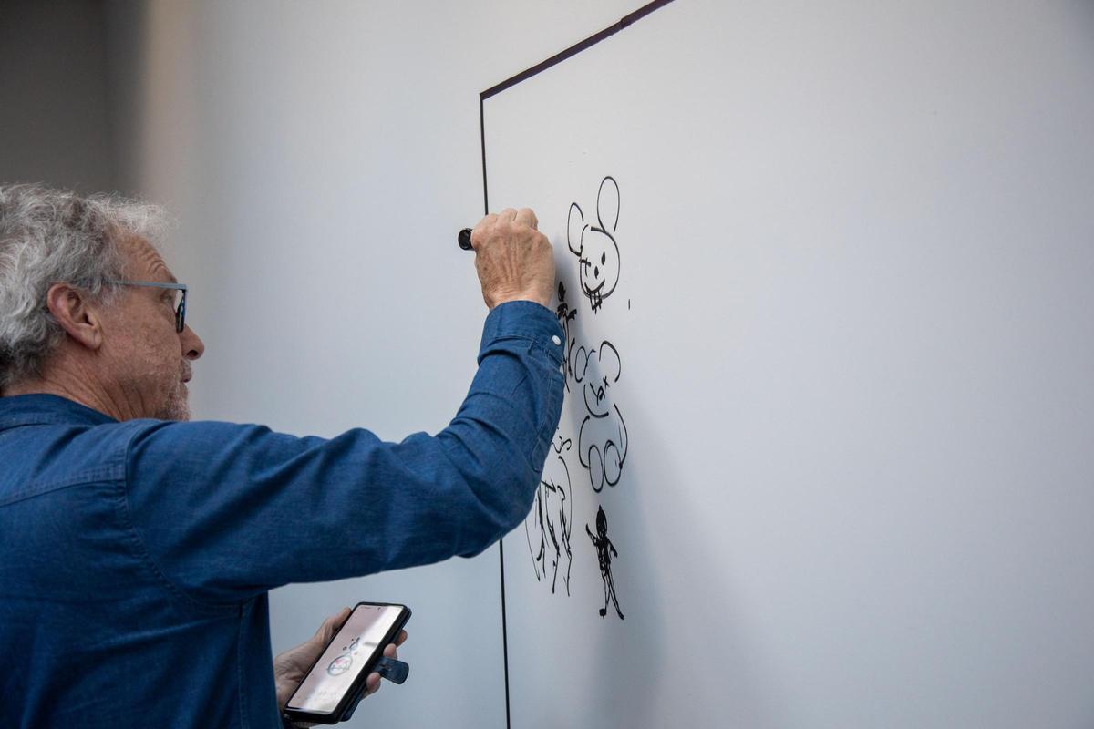La galería de arte del hotel Artmadams se inaugura con pintura efímera La galería de arte del hotel Artmadams se inaugura con pintura efímera