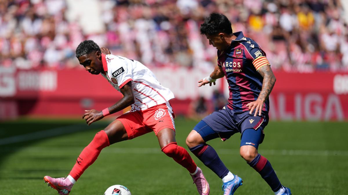 Asprilla ante el Levante