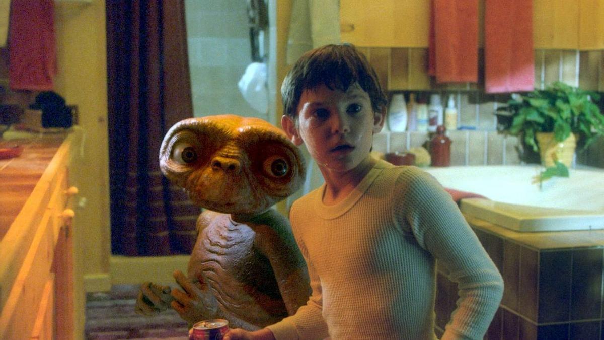 Escena de la película &quot;E.T., el extraterrester&quot; (Steven Spielberg, 1982).